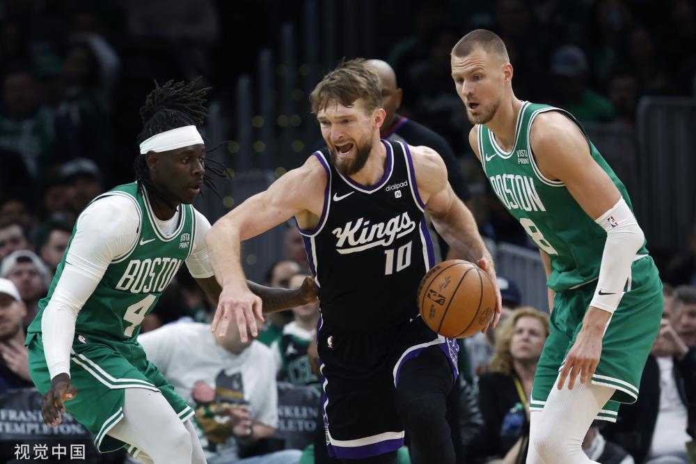 将毽子踢在 将毽子踢在